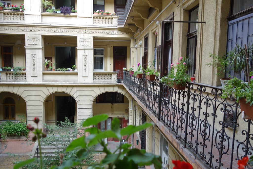 Vivid Csengery Apartment Budapest Room photo